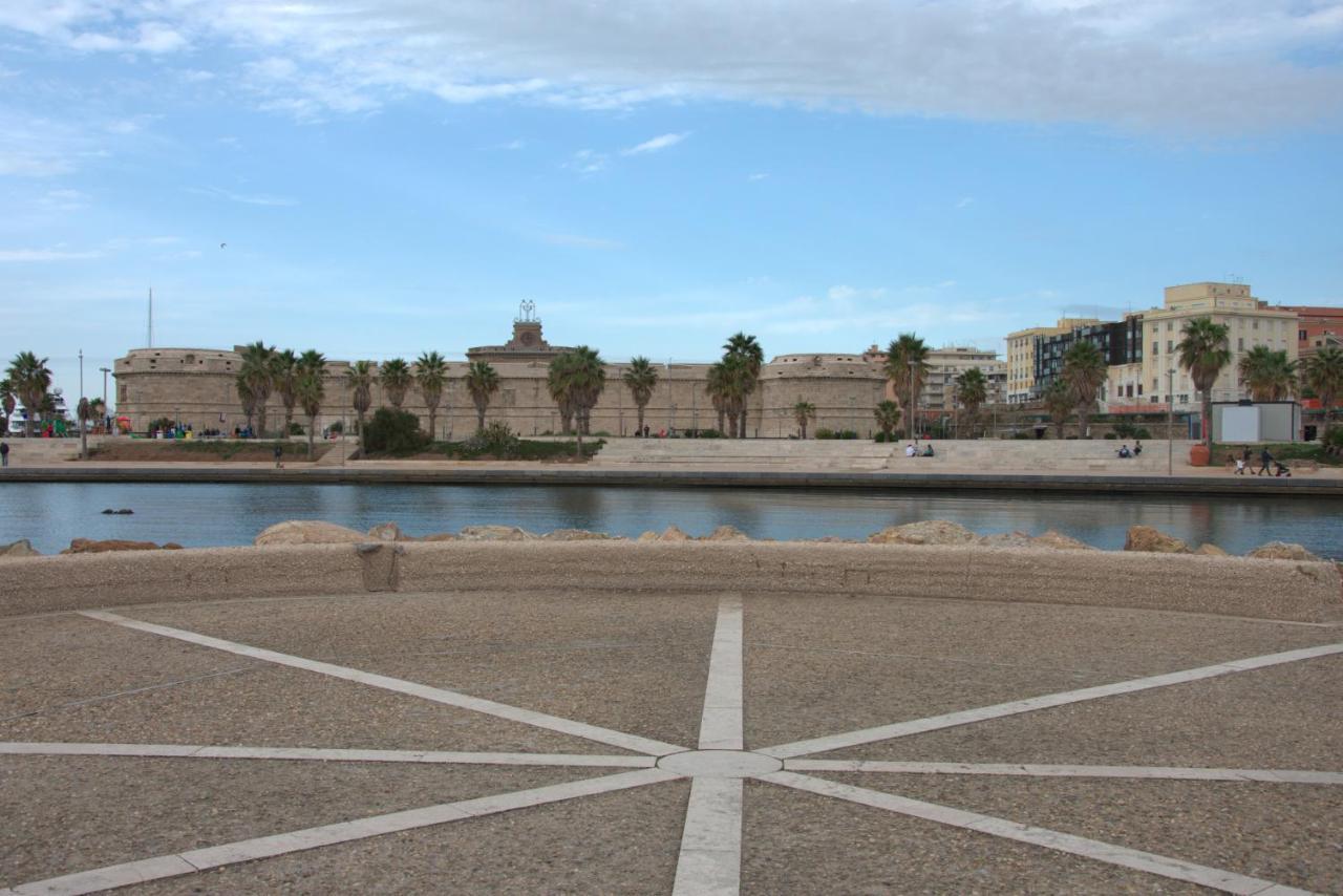 Maisonfree Centro Storico Civitavecchia Bagian luar foto